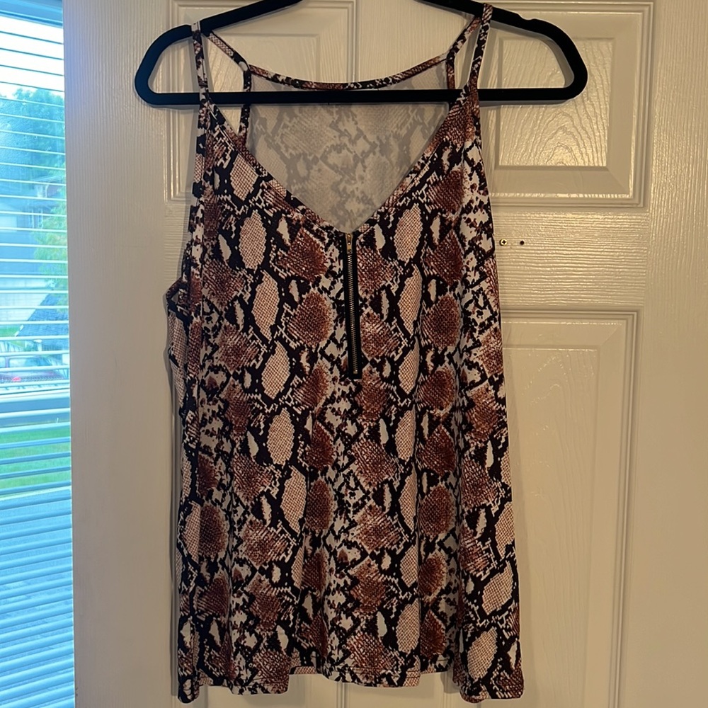 Snakeskin print flowy tank size xl